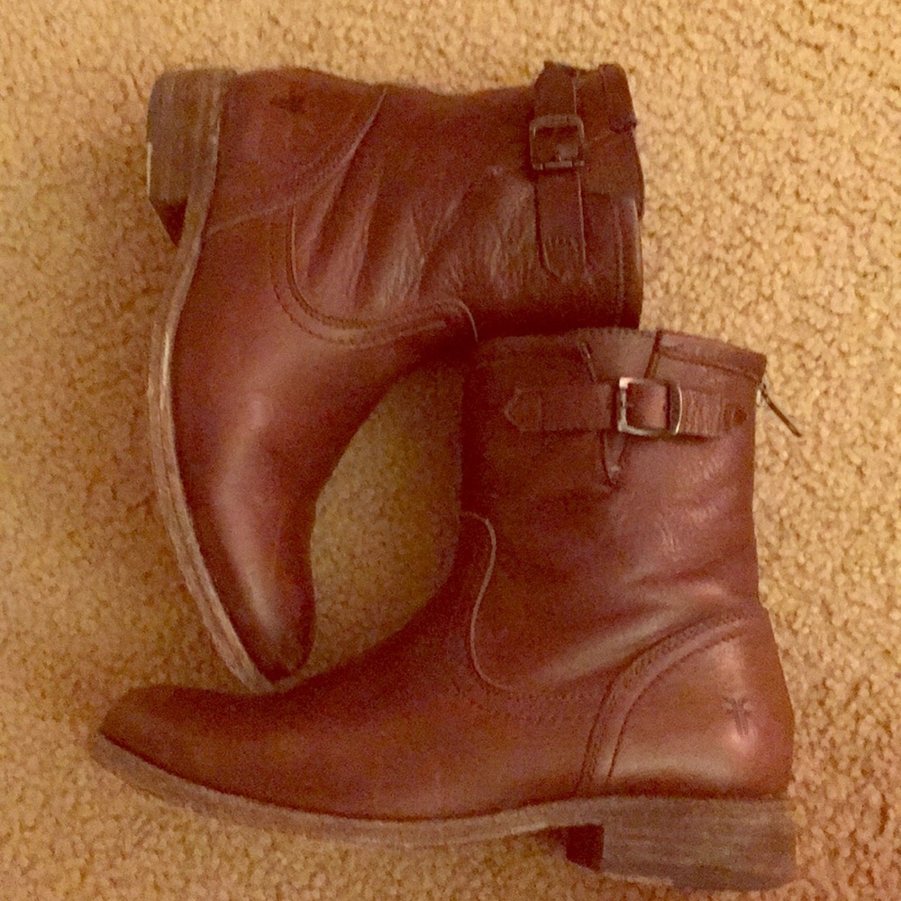 Frye back zip short boots