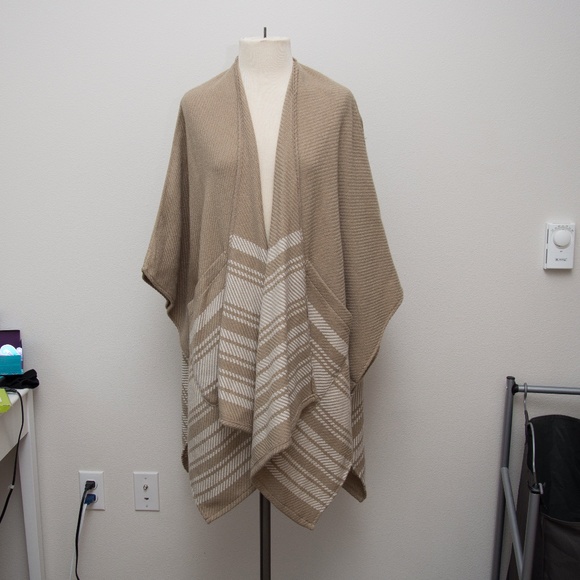 Abercrombie & Fitch Sweaters - Abercrombie and Fitch Poncho NWT