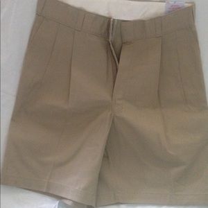 Men's brand new with tags Dickies shorts.