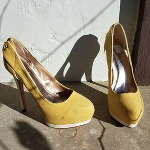 Qupid Yellow White Closed Toe Platform Heels