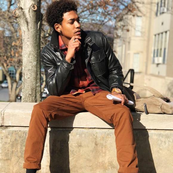 Meet your Posher, Joshua - Picture 1 of 1