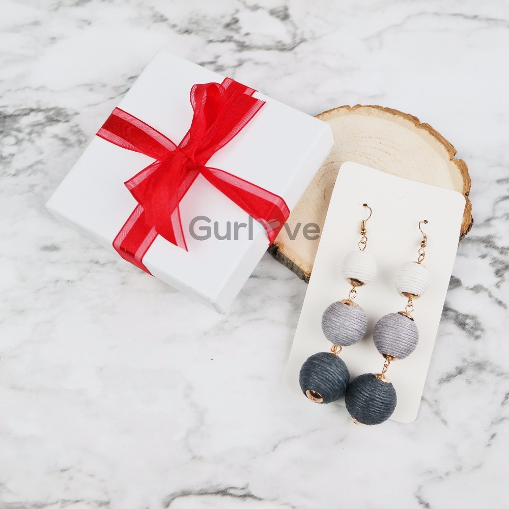Gorgeous White Grey Pendant Earrings - Picture 4 of 4