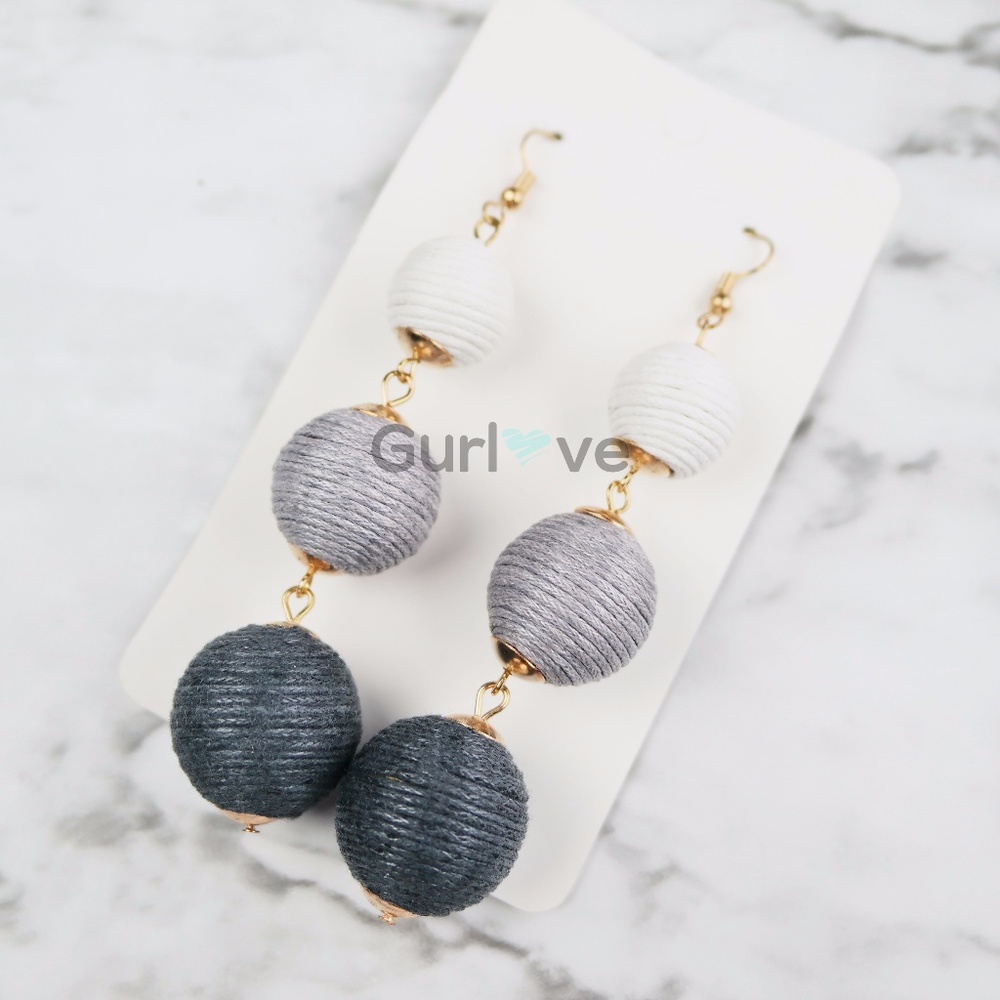 Gorgeous White Grey Pendant Earrings - Picture 1 of 4