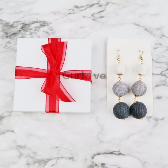 Gorgeous White Grey Pendant Earrings - Picture 3 of 4