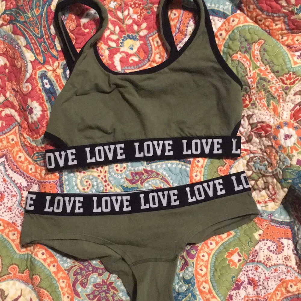 ❌TRADED NWOT Sports bar & underwear set