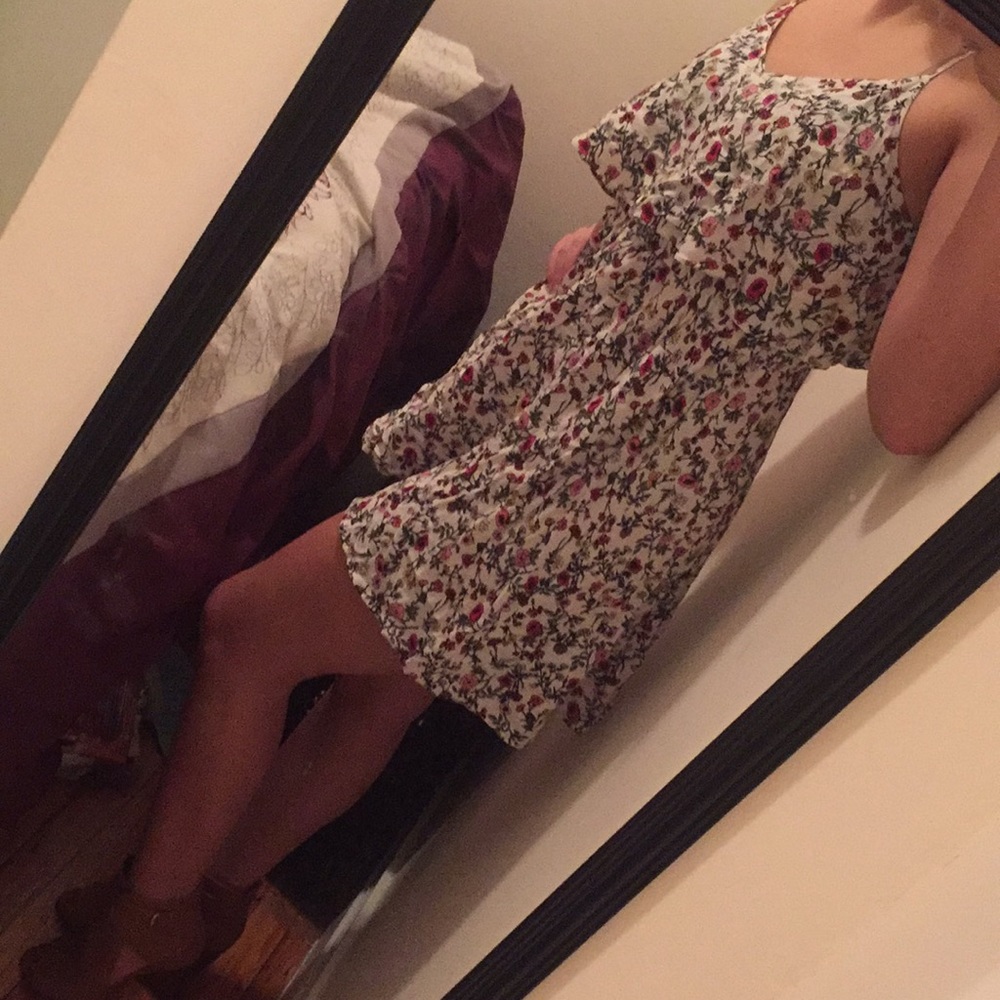 🌷🌼Floral H&M dress🌼🌺 - Picture 1 of 4