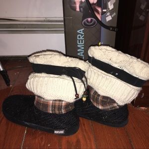 💥 FINAL PRICE 💥Adorable MukLuks slippers