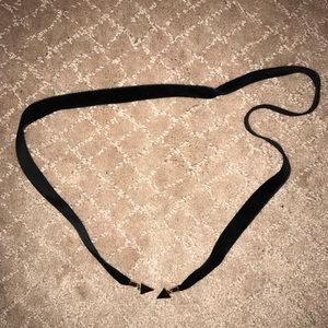 Suede tie chocker with gold arrows