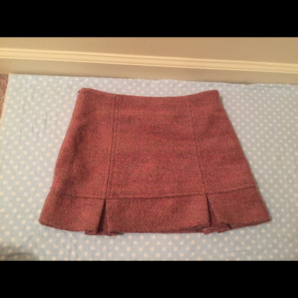 Pinkish wool skirt