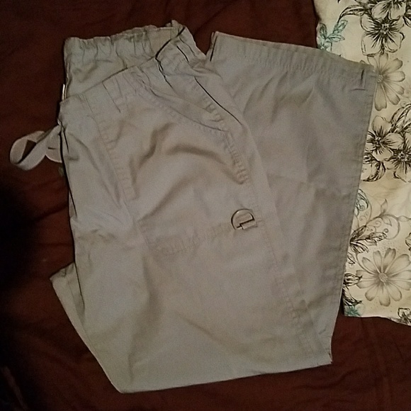 SCRUBS - Picture 3 of 3