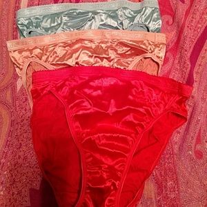 NWOT Victoria's Secret Brief Hi-thigh Panties