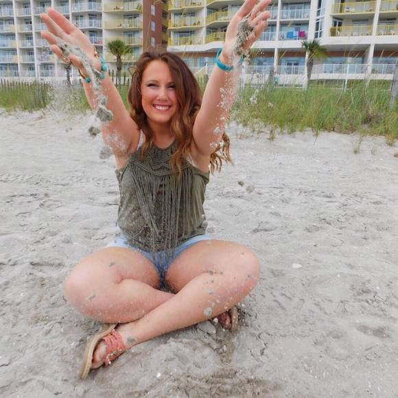 Meet your Posher, Brittany - Picture 1 of 1