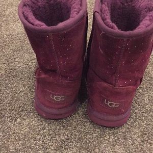 Girls uggs! Size 2.  Adorable purple uggs.