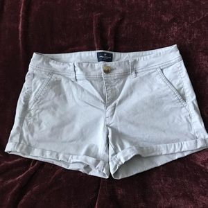 Grey mid-rise cargo shorts