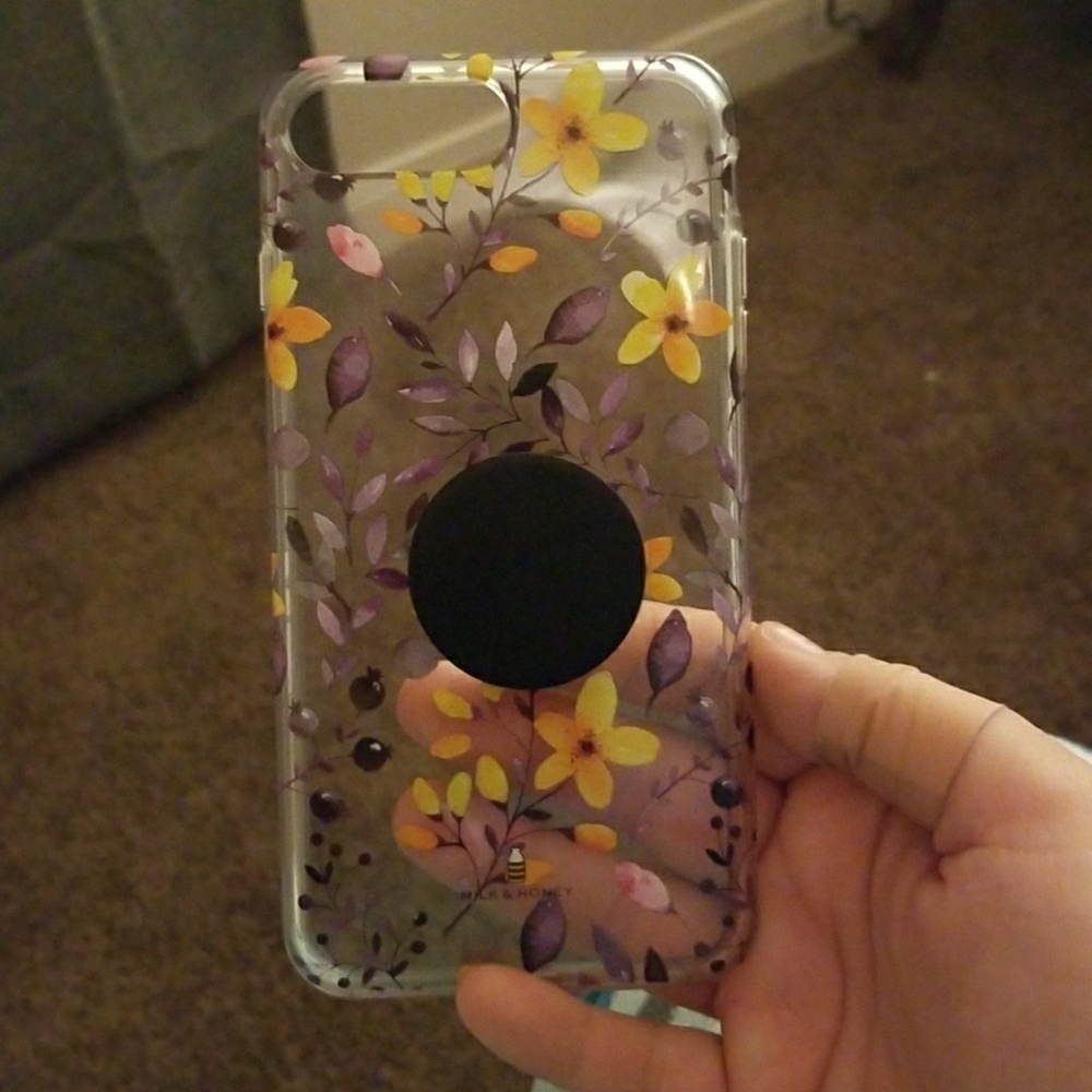 Milk and honey ottetbox with pop socket