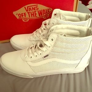 Back at it again with the White Vans!