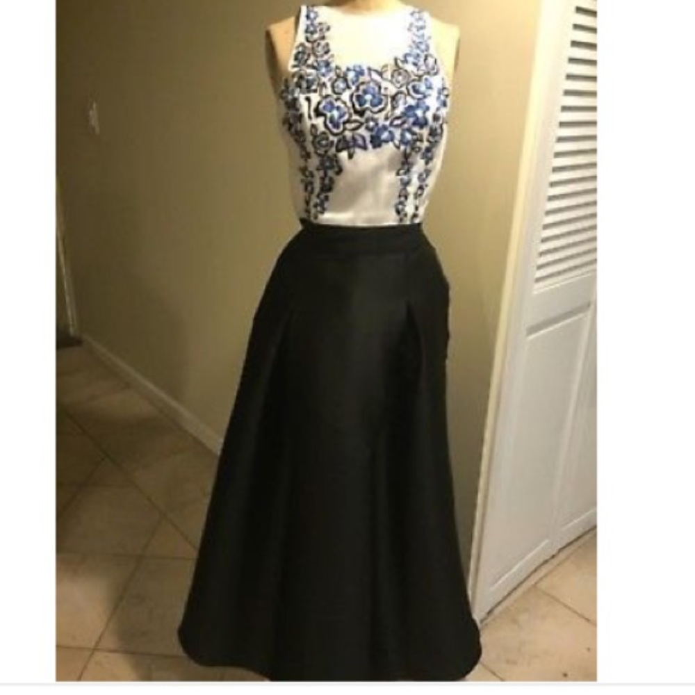 SACHN & BABI NOIR EVENING DRESS WHITE EMBROIDERED