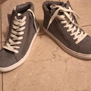 Brand new Steven madden grey sneakers