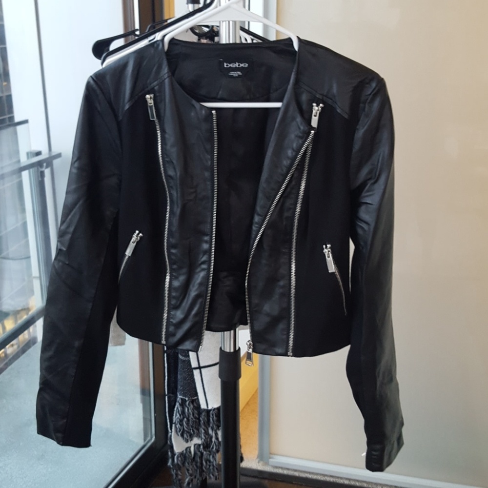Bebe cropped faux leather jacket size xs