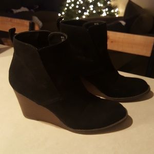 Black ankle booties