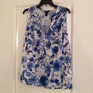 H&M blue flowered tank top