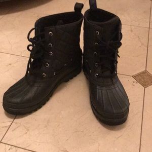 Black sperry snow boots