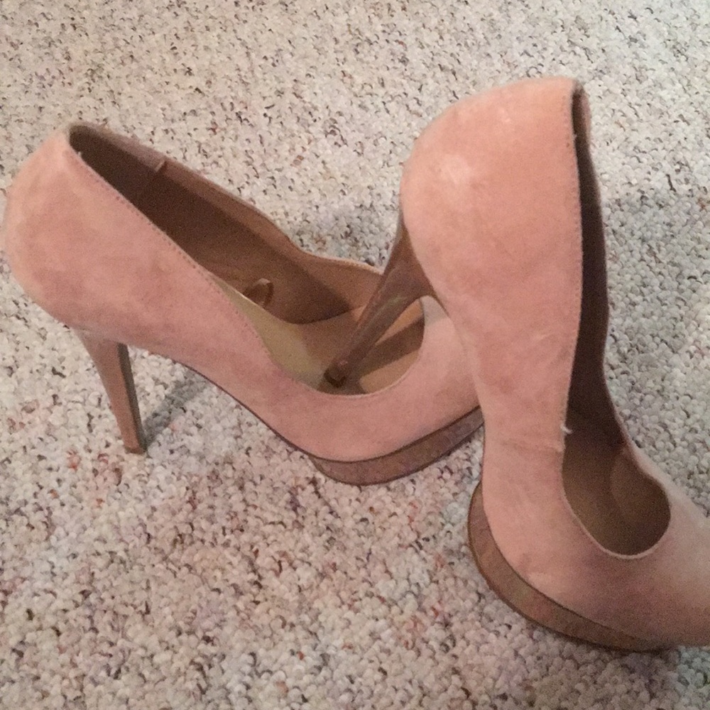 Forever 21 soft pink and metallic platform pump