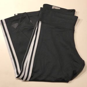 Adidas mid rise 3/4 tight