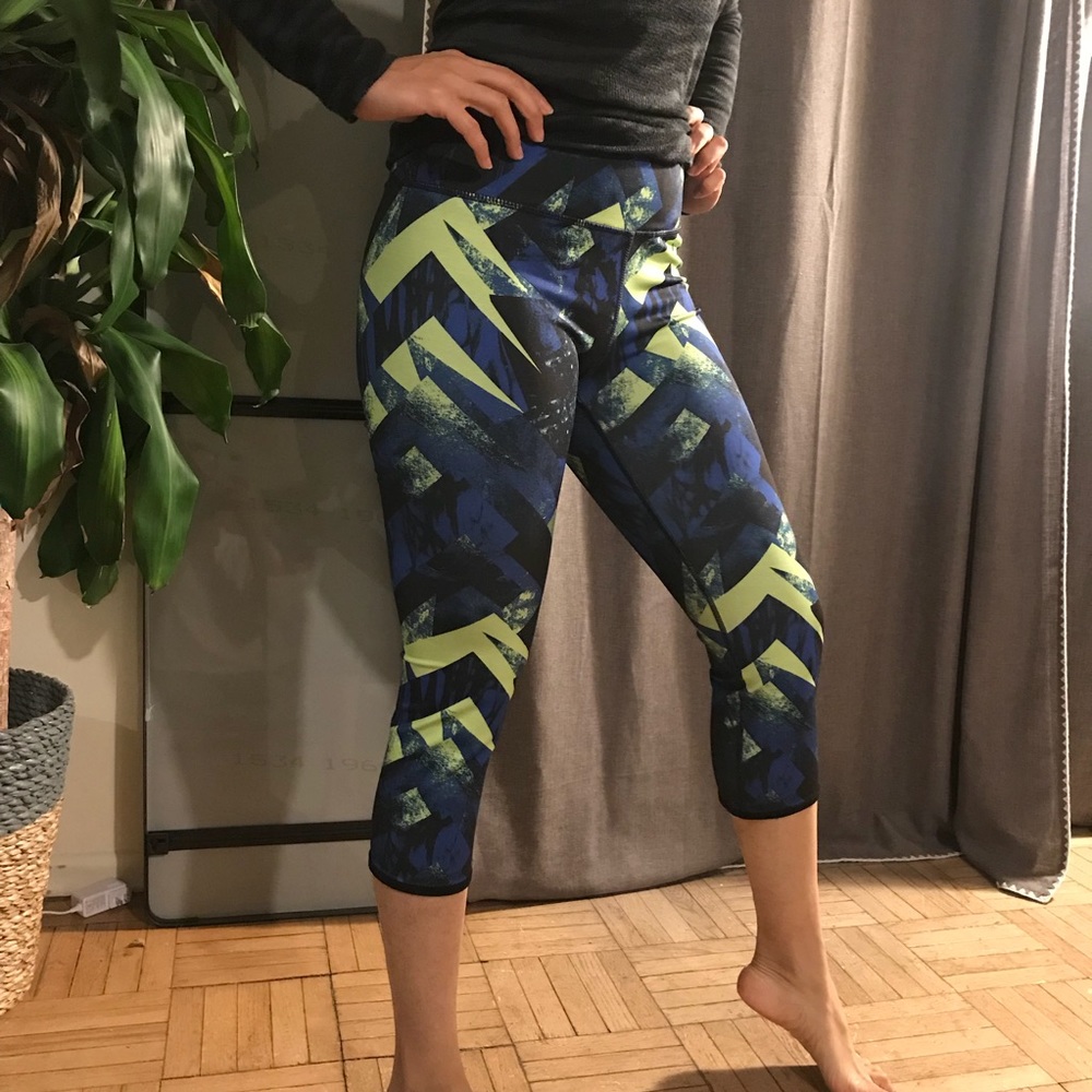 Reversible workout crop leggings