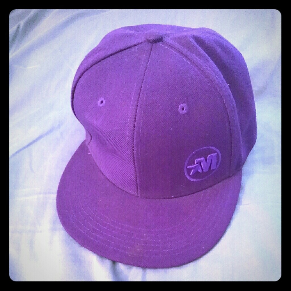 Fitted cap