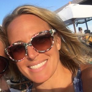 Meet your Posher, Whitney