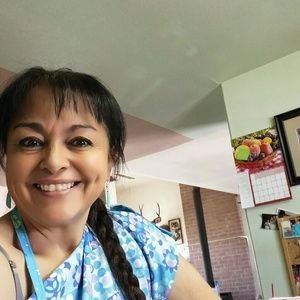 Meet your Posher, Elizabeth