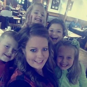 Meet your Posher, Kendra