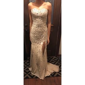 Beautiful strapless champagne gown size 2