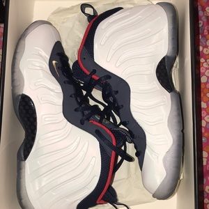 White Blue & Red foams 10/10 Condition (OFFERS‼️)