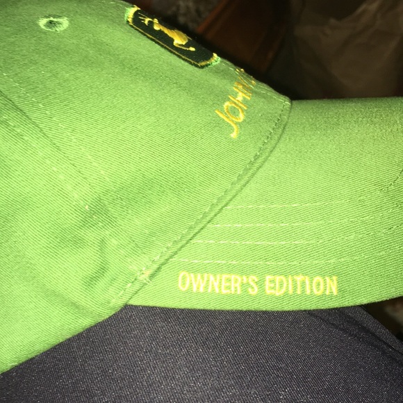 John Deere cute hatAdjustable in the back - Picture 2 of 5