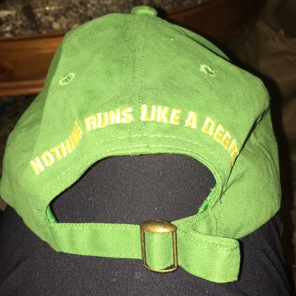 John Deere cute hatAdjustable in the back - Picture 3 of 5