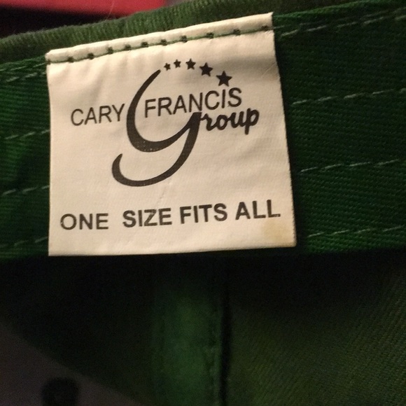 John Deere cute hatAdjustable in the back - Picture 4 of 5