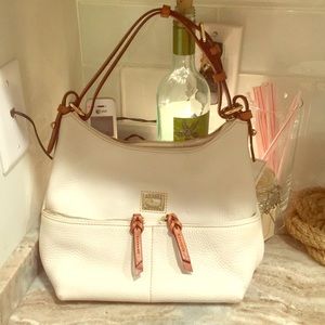 Pebble grain zipper pocket sac