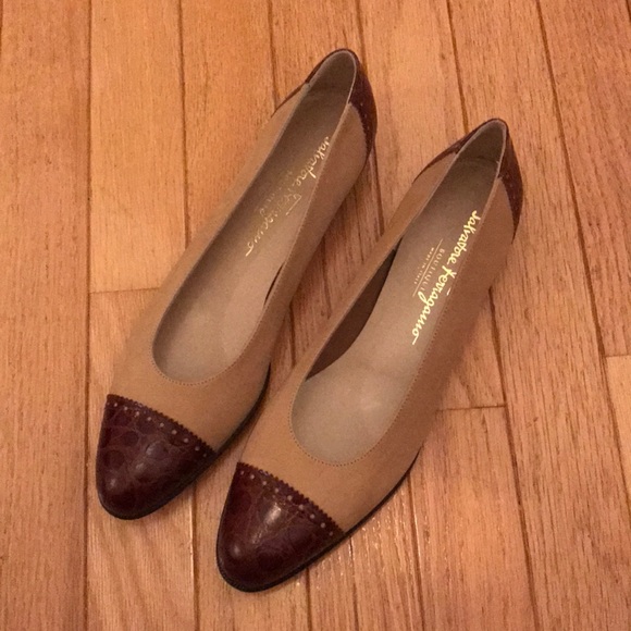 Ferragamo Flats - Picture 2 of 8