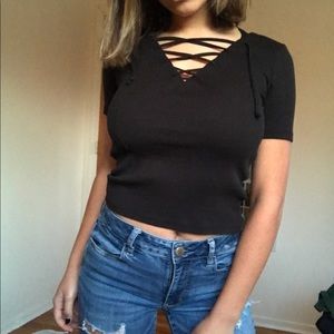 BLACK FITTED LACE UP TOP