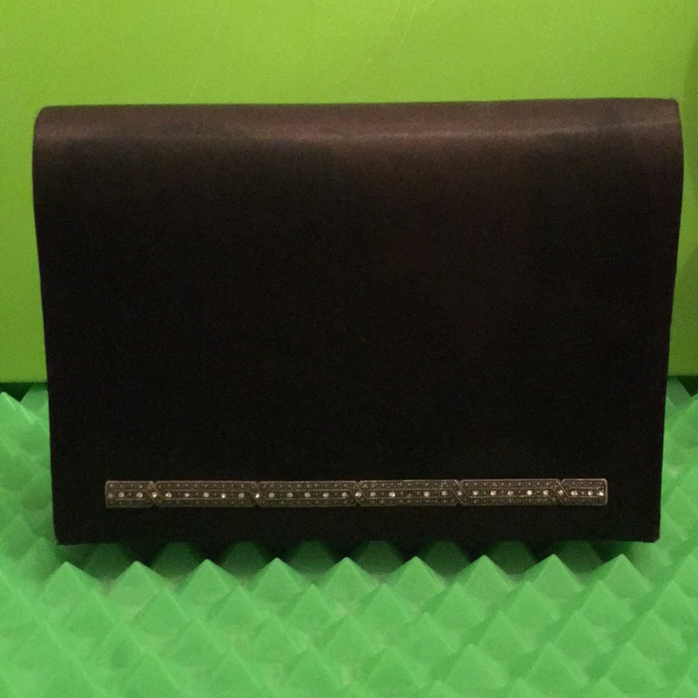 Valerie Stevens Black clutch w silk cord strap
