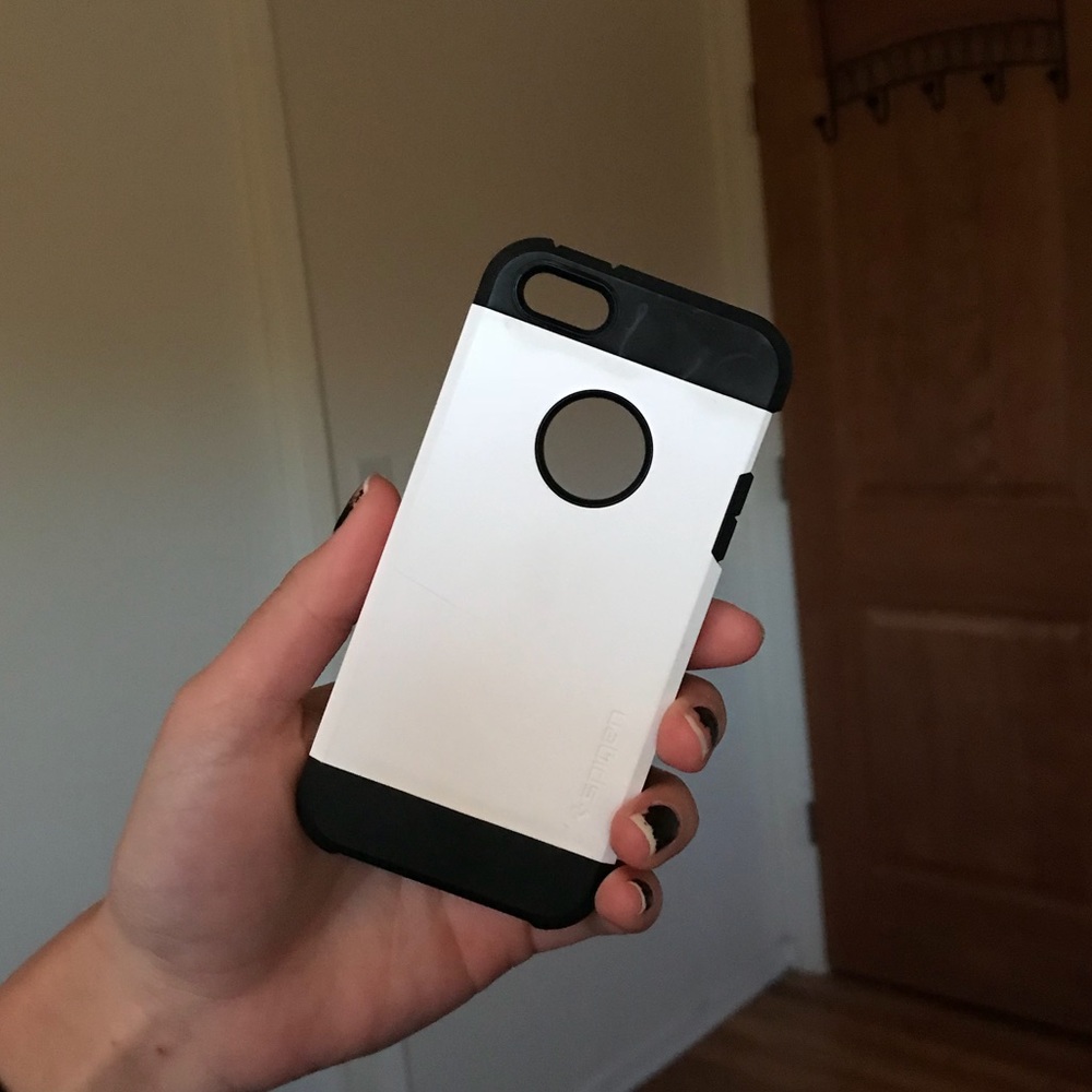 BLACK & WHITE IPHONE 5/5S CASE