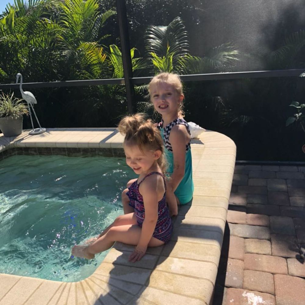 Meet your Posher, Crystal