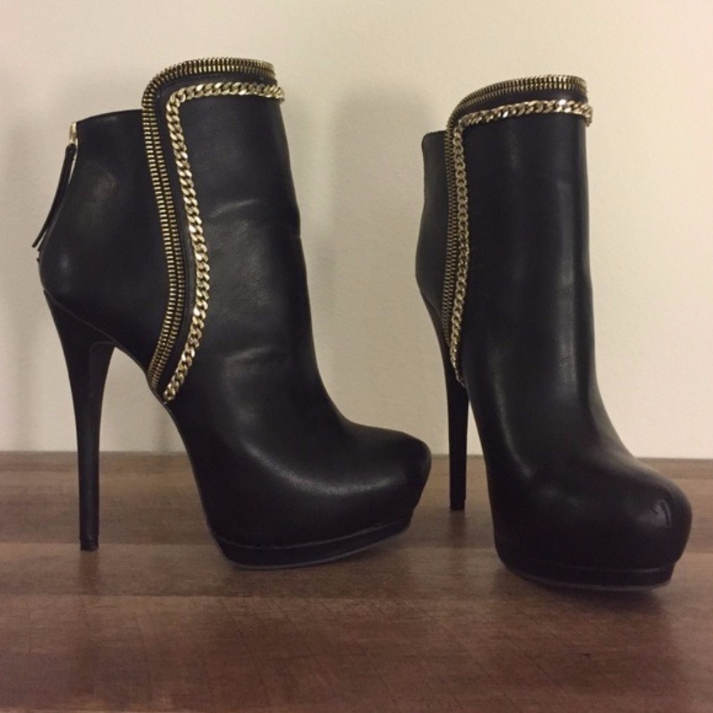 Bebe Oliviaa Chain Zipper Boots Size 10