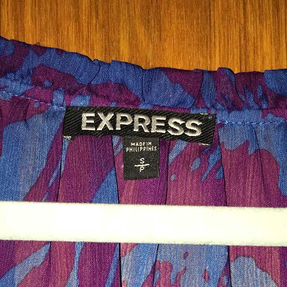 Express chiffon top - Picture 2 of 2