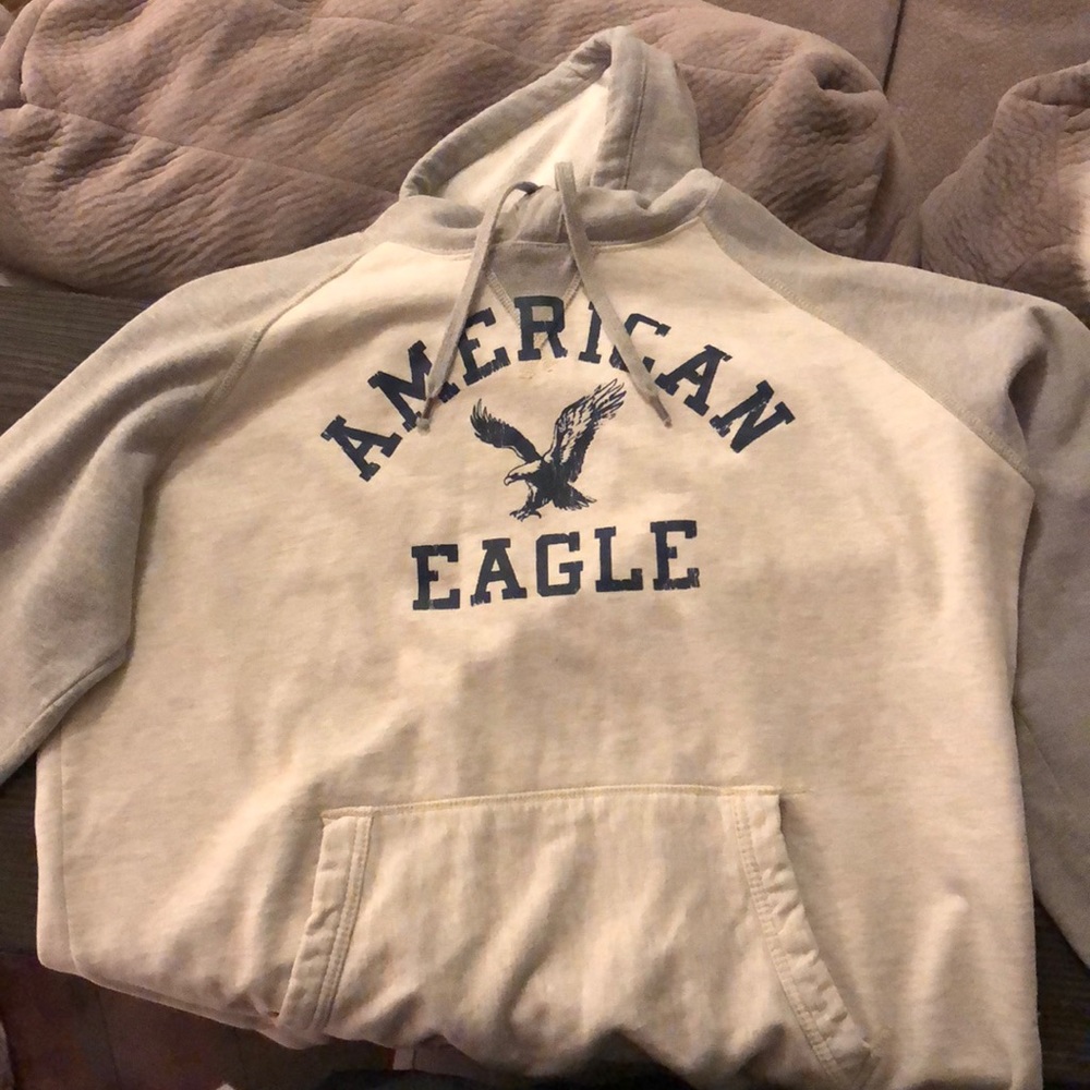 American Eagle sweatshirt with hood.