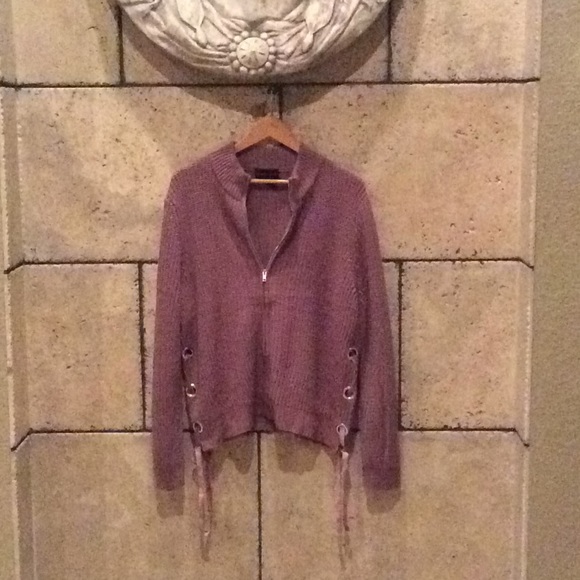 Sweaters - Zippered sweater