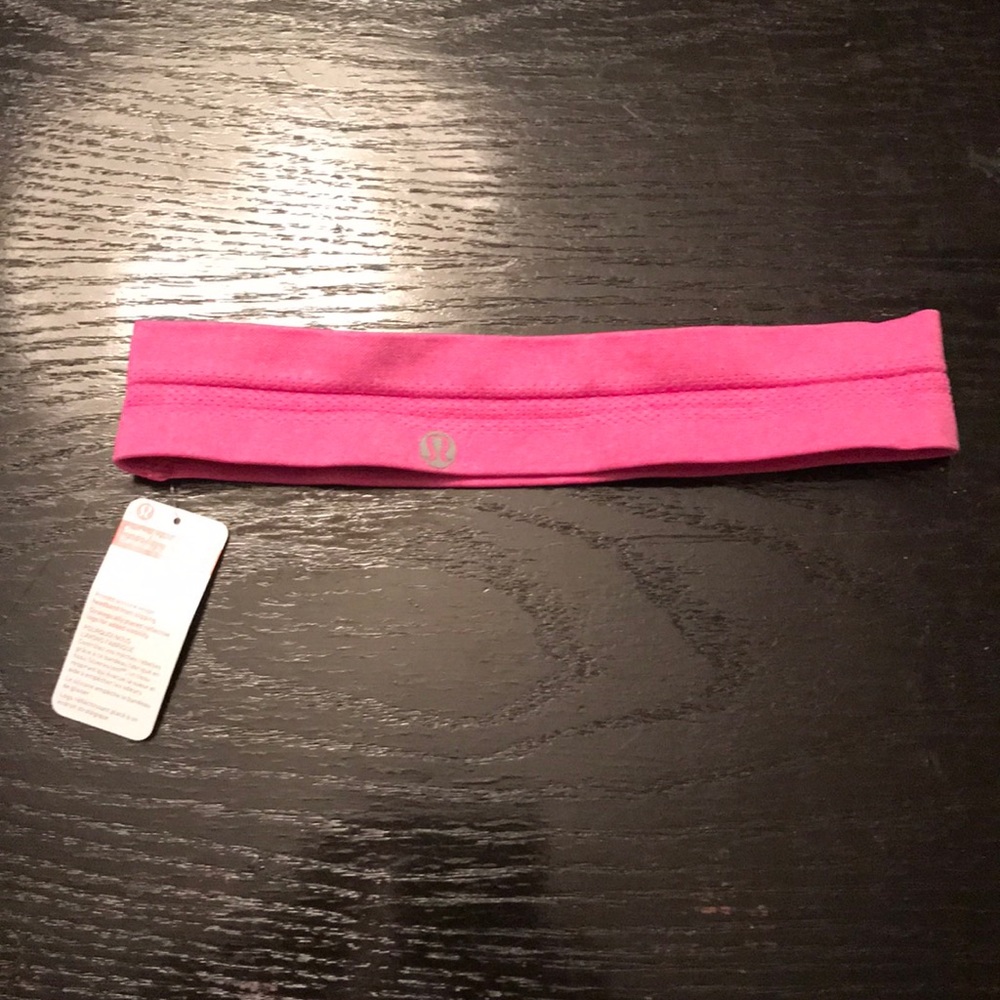 Lululemon swiftly headband NWT