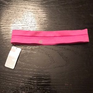 Lululemon swiftly headband NWT